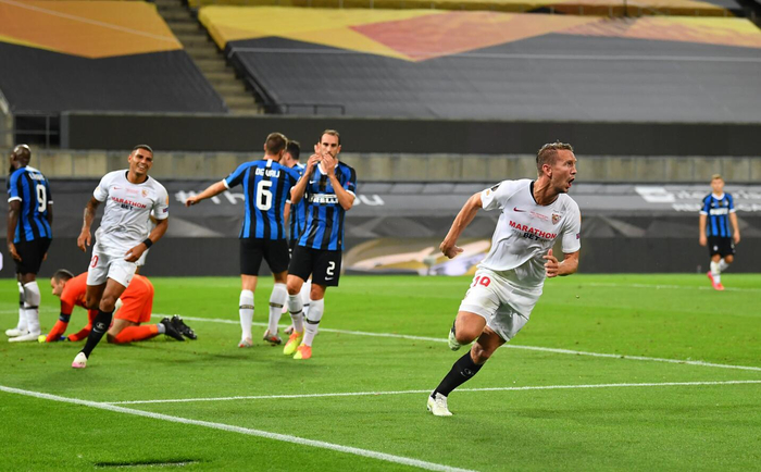 优德官网入口 -加时末段体能课后；塞维利亚远射贴柱备战欧联；管理层满意；控场能力受关注 